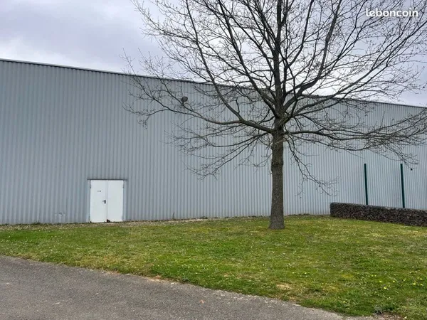 Local d’activité et entrepôt Location Germainville  960m² 6000€