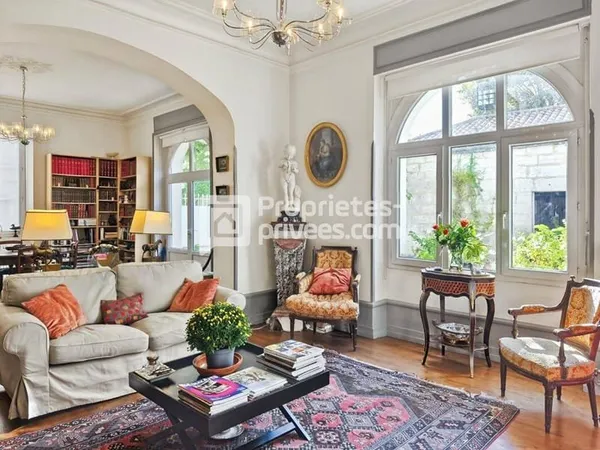Maison 8 pièces 238 m²