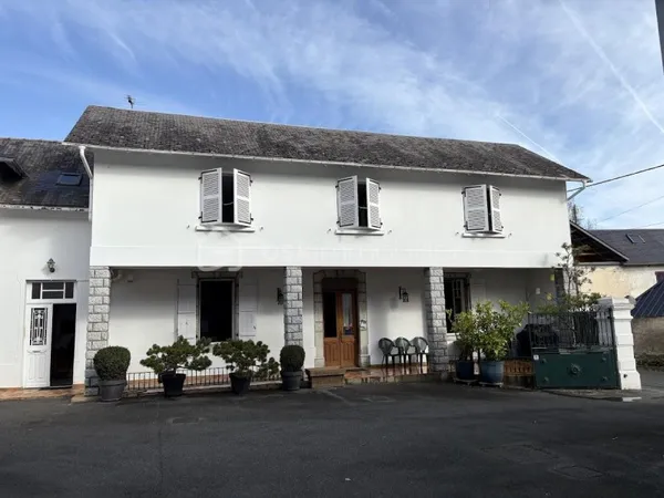 Maison 13 pièces 276 m²