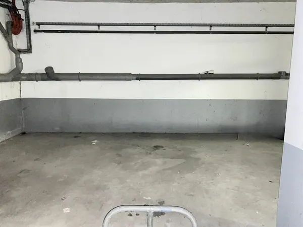 EXCLUSIVITE - PLACE DE PARKING 1ER SOUS SOL - PROCHE GARE PLAISIR GRIGNON