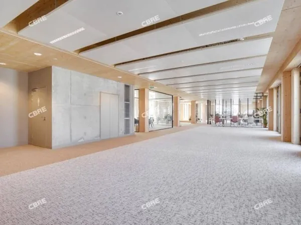 Bureau 400 m²