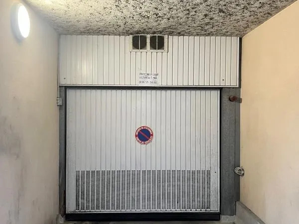 Garage pour véhicule deux roues