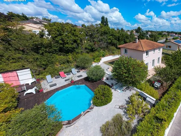 Maison individuelle + piscine + vue panoramique + 4 chambres