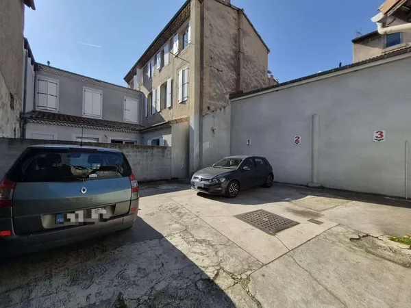 IMMEUBLE DE RAPPORTS EN PLEIN CENTRE VILLE DE TOURNON-SUR-RH