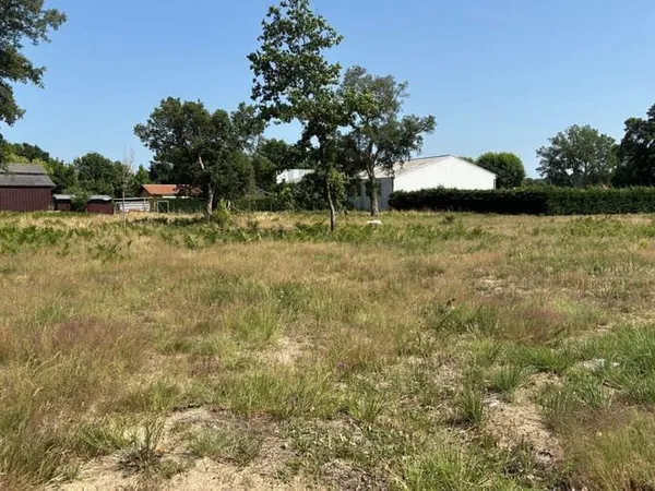 Terrain 1240 m²