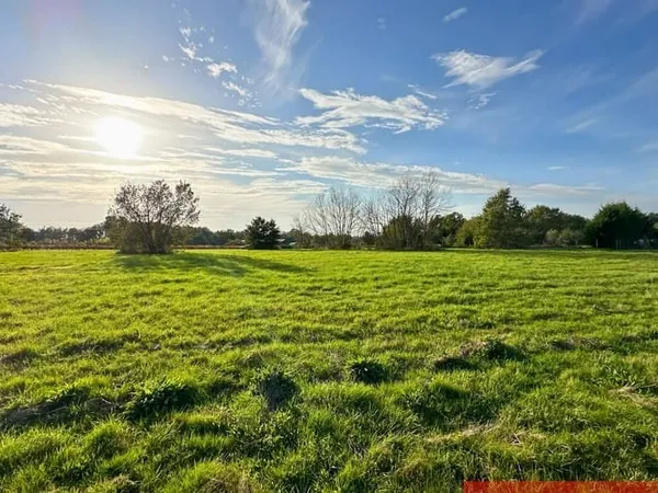 Terrain 10076 m²