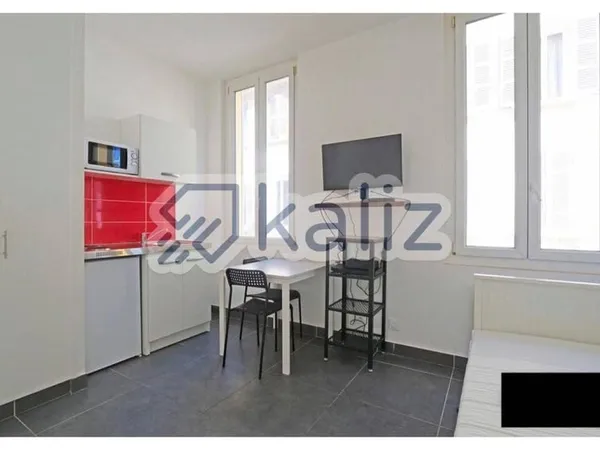 Studio 1 pièce 13 m²