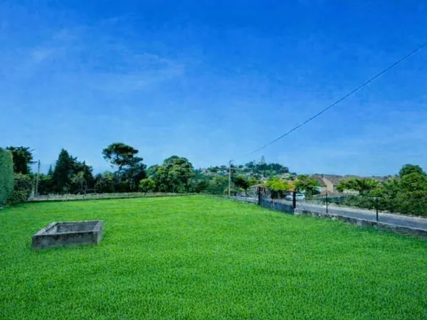 Terrain constructible 730 m² à vendre à Reillanne 04110 Luberon 110 000