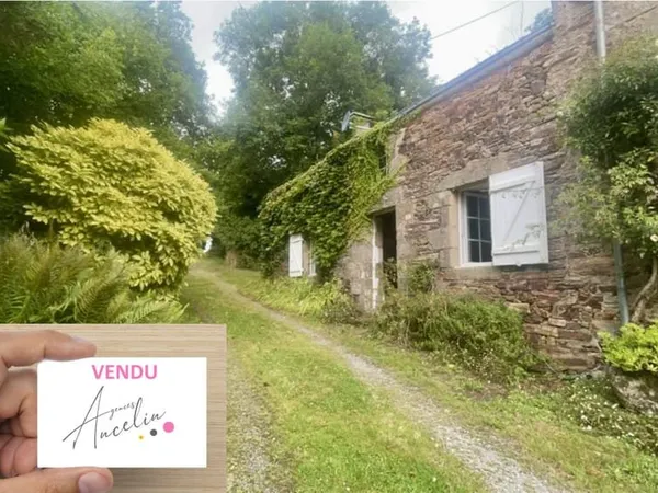 MAISON EN PIERRES EN HAMEAU - BEGANNE