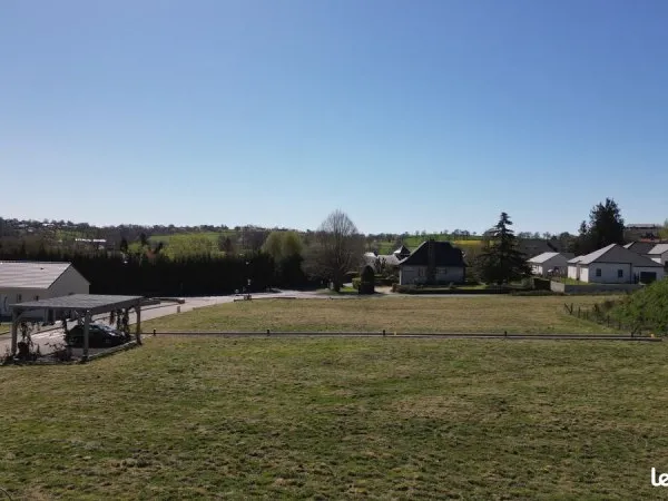 Beau terrain viabilisé à Ceignac