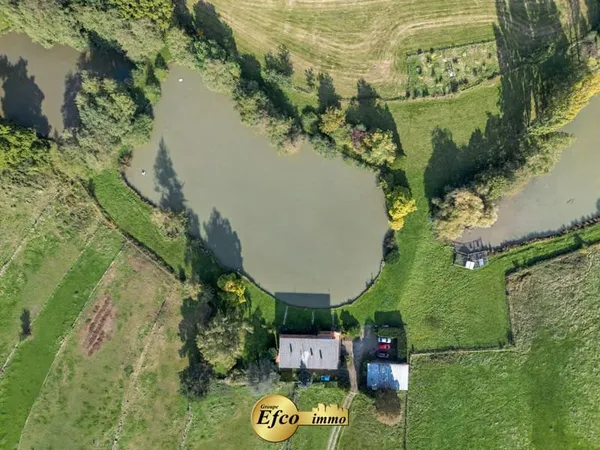 Propriété d'exception avec 3 étangs, maison et dépendance à