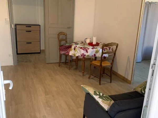 Appartement studio terrasse Camarès