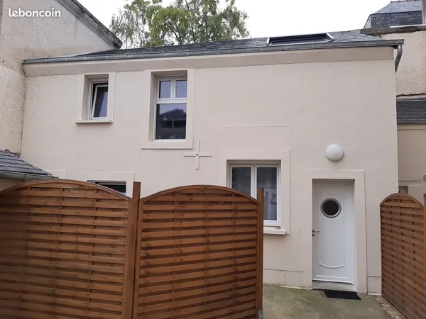 Loue appartement T2 duplex renové, TB état, proche Angers centre