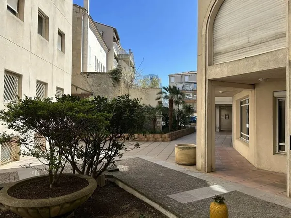 APPARTEMENT DE 100m2 AVEC TERRASSE ET GARAGE