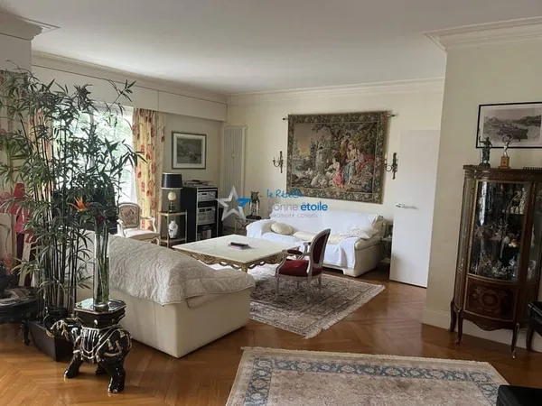 Appartement 6 pièces 192 m²
