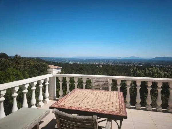 Maison 9 pièces 205 m²