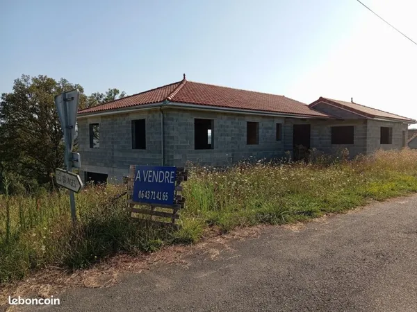 Vends maison en construction