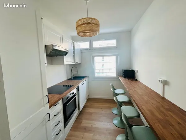 🏡 Chambre avec balcon à louer dans colocation rénovée