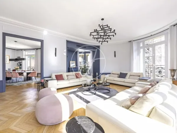 Paris 16e - PASSY / LA MUETTE - 9 pièces - 332,02m² Carrez - 5 chambres - Bureau - Balcon - Lumineux