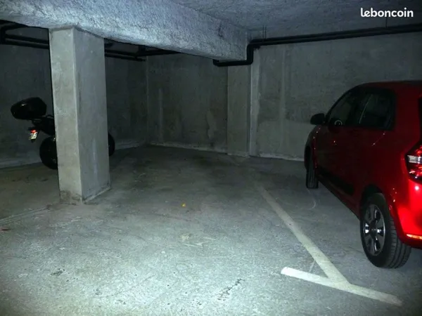 Place de parking quartier Europole/Berriat