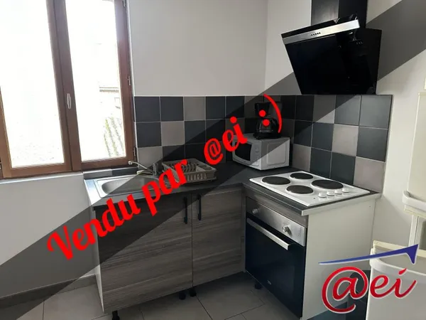 Immeuble de 3 appartements + local Commercial de 194m² revenus