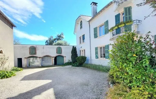 Propriété de caractère 10 pièces 383 m2