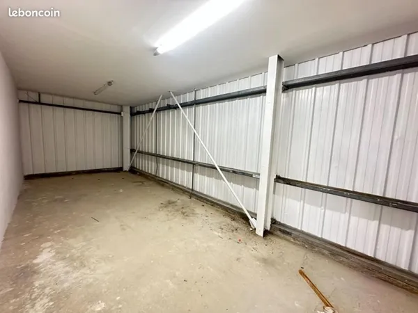 Local industriel 26 m²