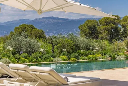 Villa 8 pièces 550 m²