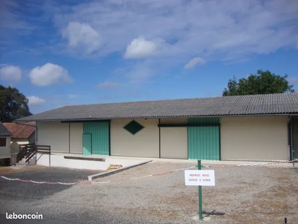 Local d’activité et entrepôt Vente La Machine 1p 250m² 69000€