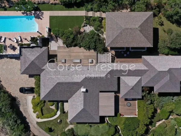 Villa 600 m²