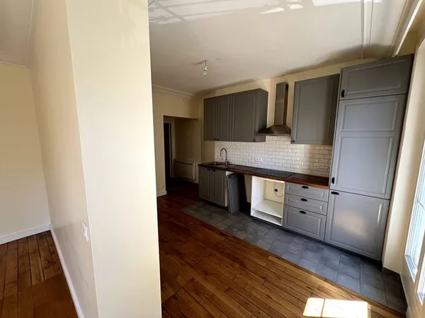 Appartement Paris 4 pièceS 67.71 m2