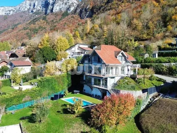Villa 7 pièces 290 m²