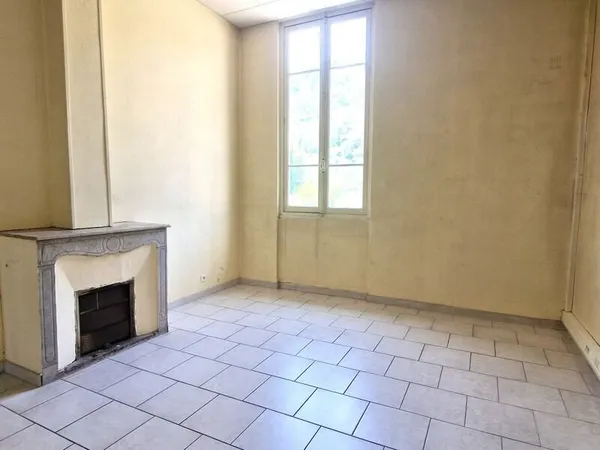 A louer - Bureaux avec parkings - 87 m² - Drap 06340
