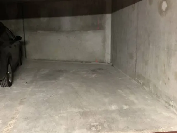 Garage/Parking