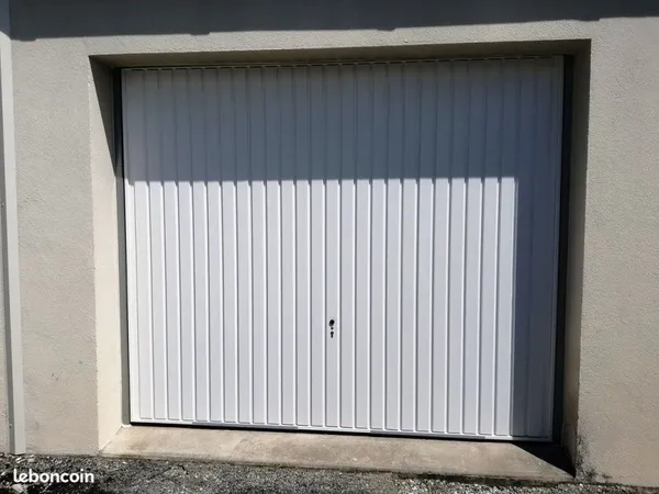 Garage / box / garde meuble / stockage