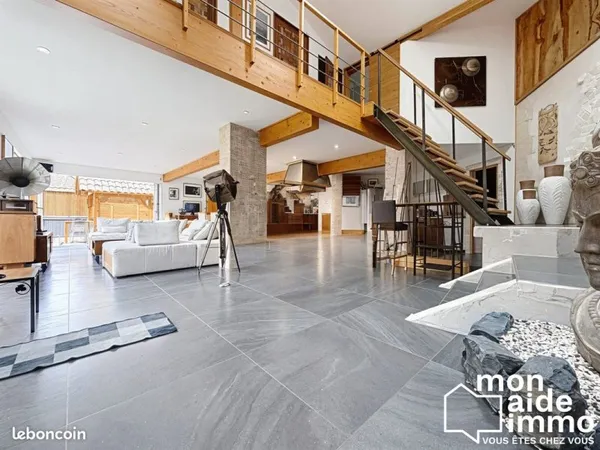 Maison 6 pièces 220 m²
