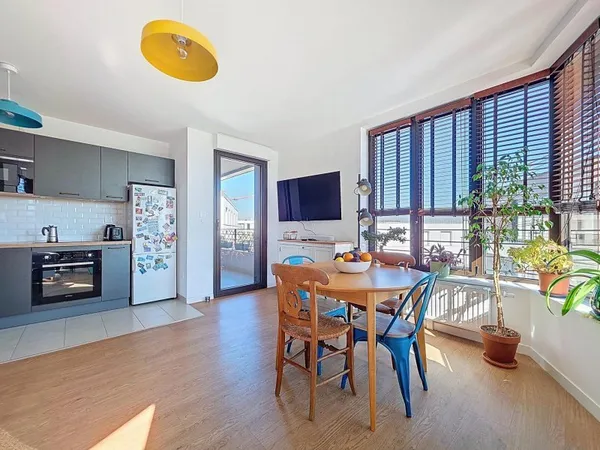 APPART 3 PIECES DERNIER ETAGE, 2 LOGGIAS, PARKING