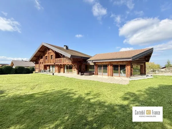Maison 12 pièces 319 m²