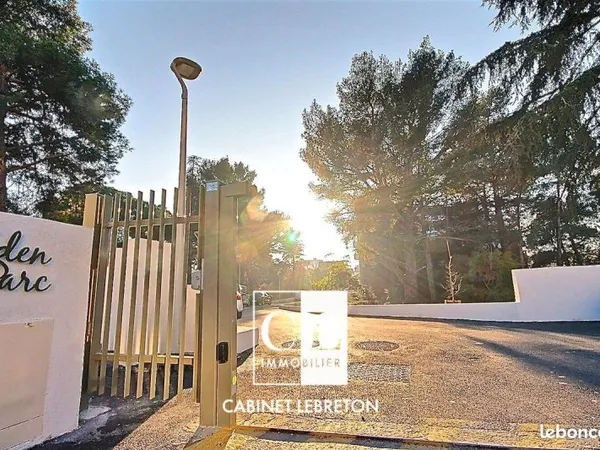 Parking/box 13 m² MARSEILLE