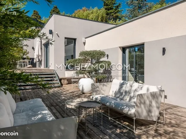 Villa 7 pièces 180 m²