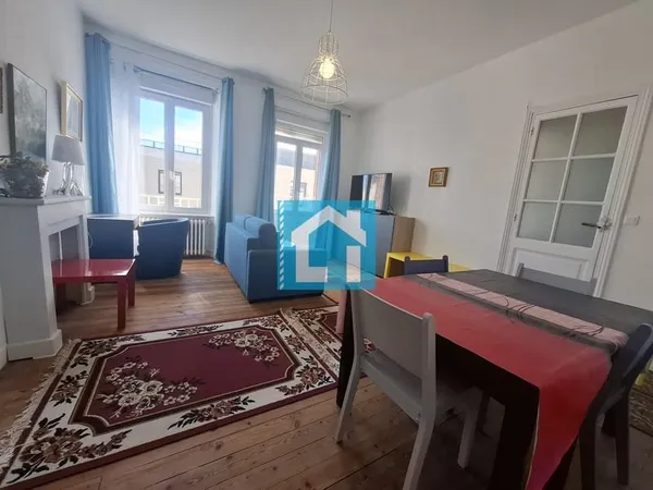 Appartement T3 en plein centre-ville avec vue mer