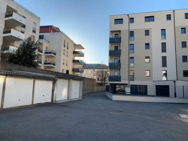 Stationnement Location Valence   62€