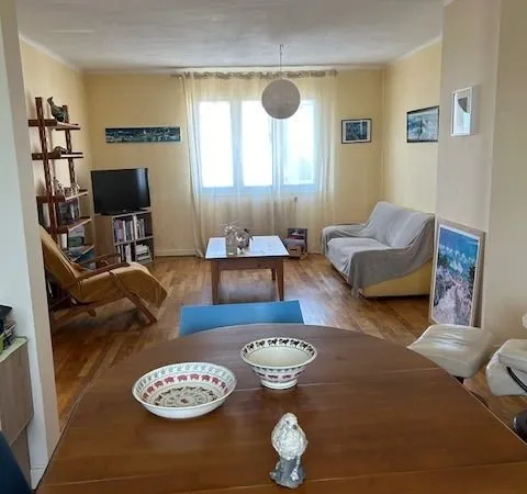 Maison aux beaux volumes 127 m² (Grand séjour-salon - 4 chambres) - Lumineuse - Travaux à prévoir...