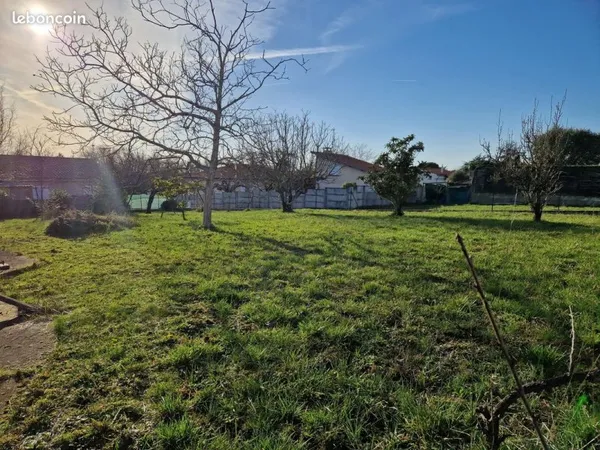A vendre terrain 600 m2