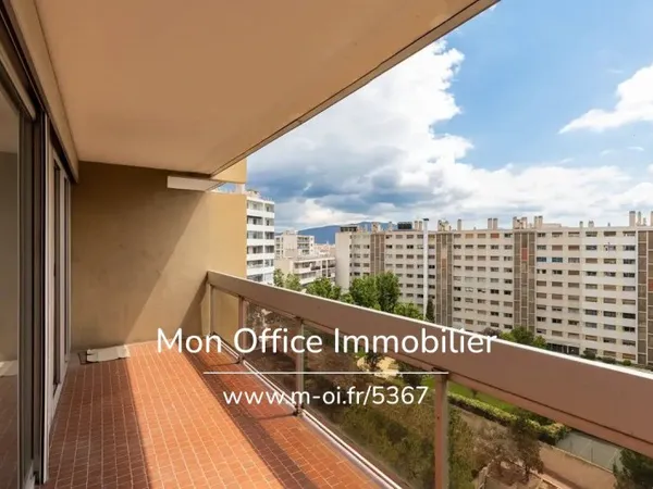 Référence : 5367-CLA - Appartement de type 4 avec extérieurs et box dans le 1er arrondissement de Ma