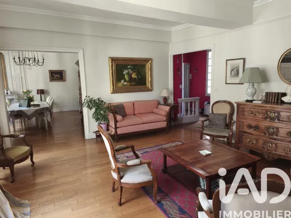 Maison 11 pièces 300 m²
