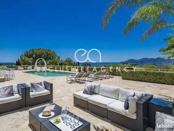 Maison 7 pièces 285 m²