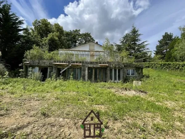 Maison 16 pièces 270 m²
