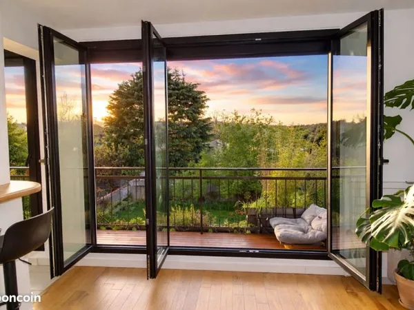 Grand studio avec balcon & vue exceptionnelle