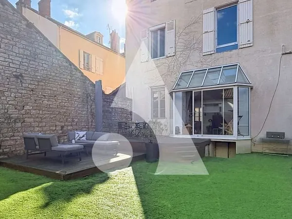 Duplex 10 pièces 250 m²